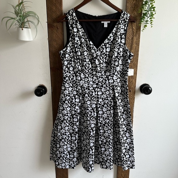New Charter Club Women’s Fit & Flare Cotton Floral Dress with Pockets size 10 - Picture 15 of 16